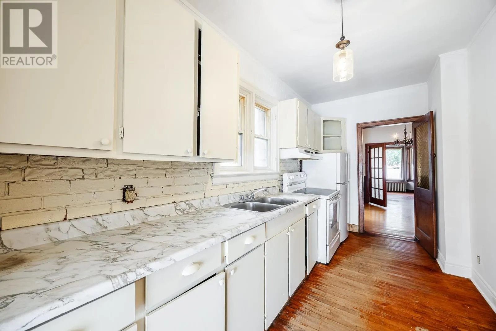 151 Albert ST E