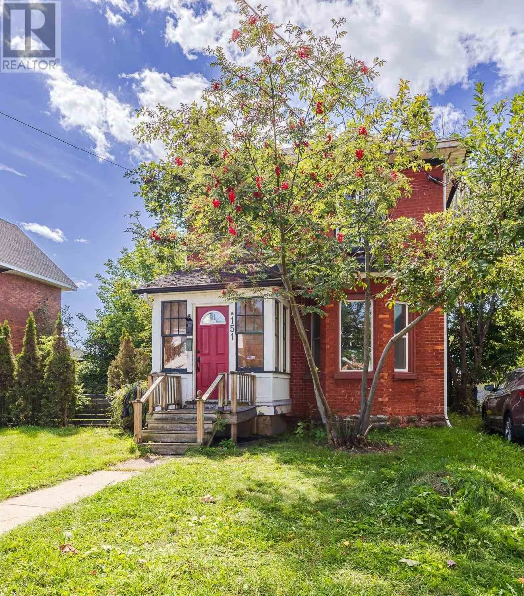 151 Albert ST E