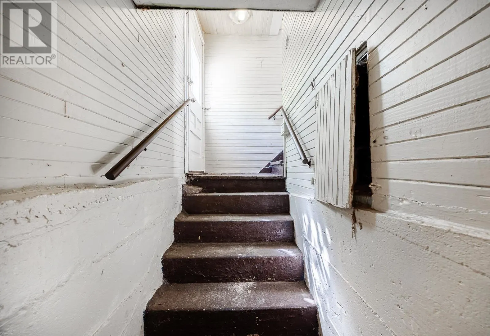 151 Albert ST E