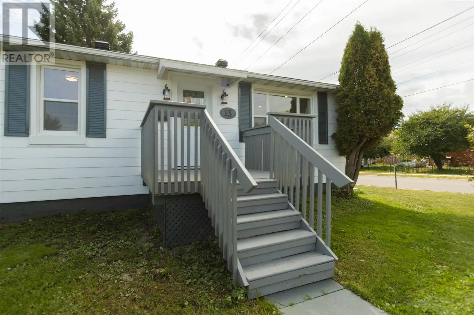 13 Stevens ST