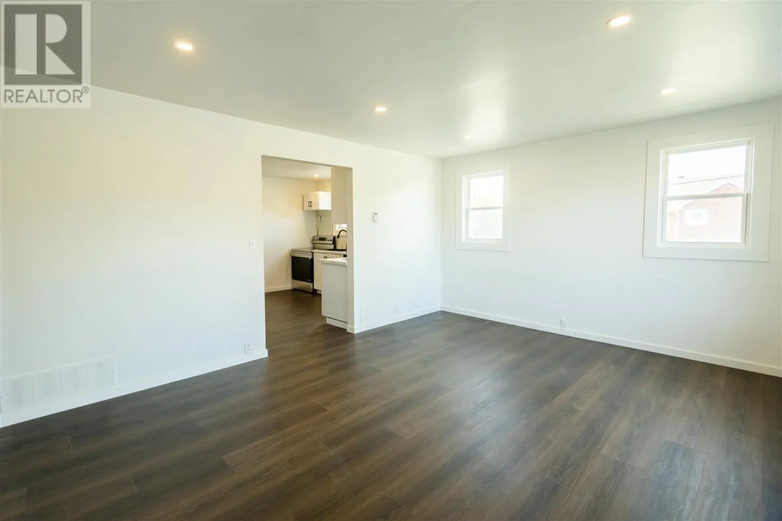 13 Stevens ST
