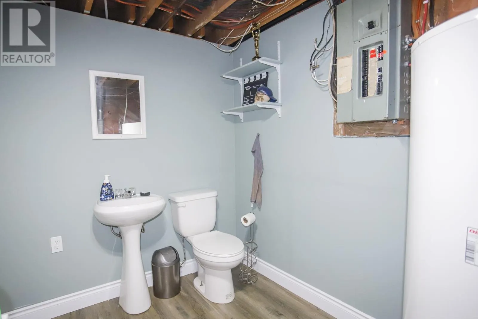 35 Broadview DR