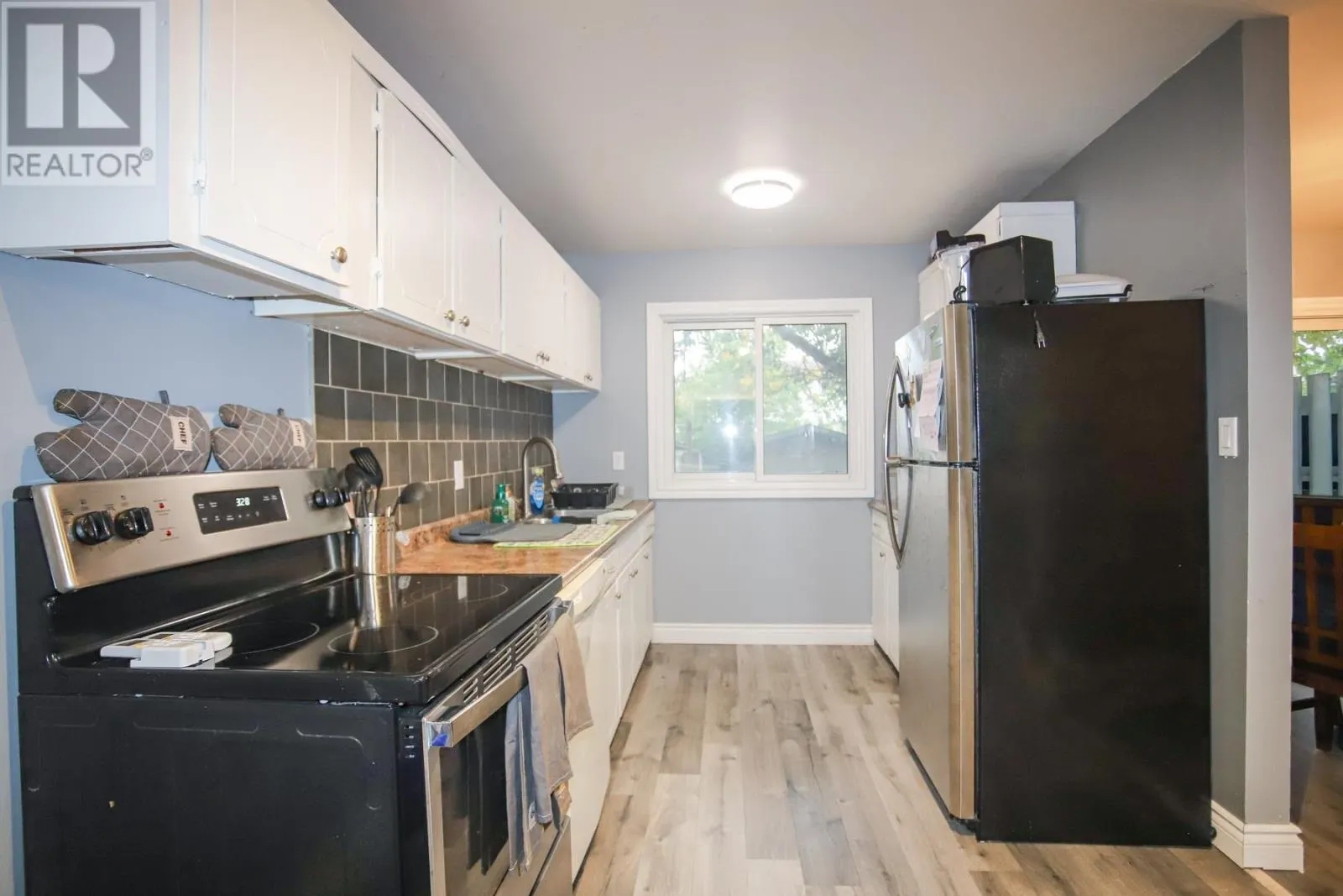 35 Broadview DR
