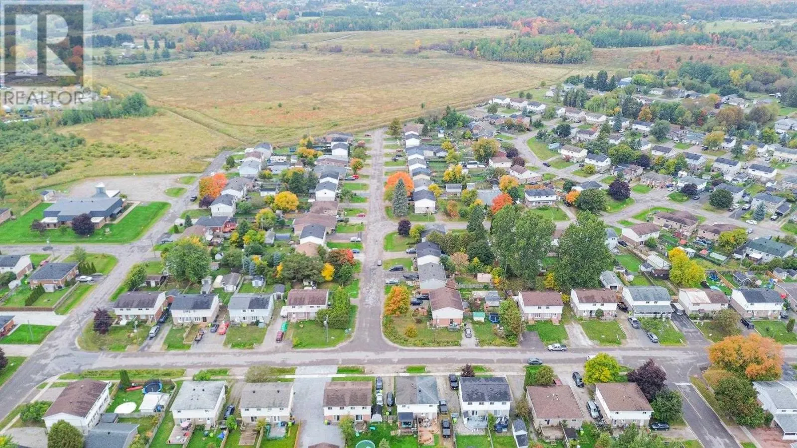 35 Broadview DR