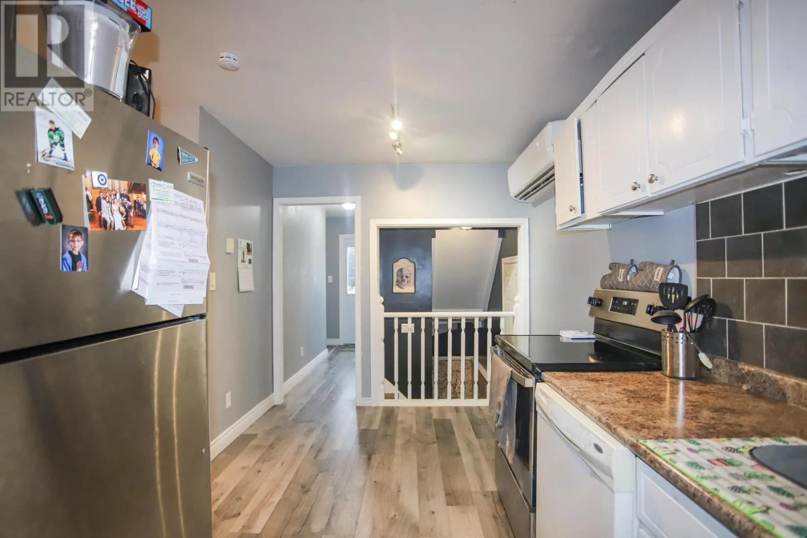 35 Broadview DR