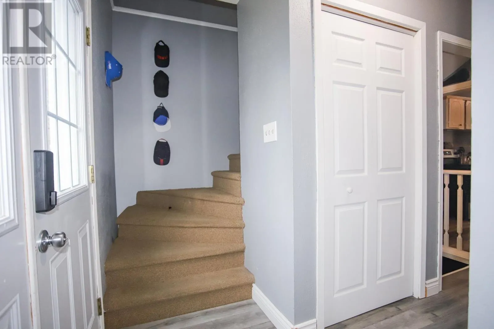 35 Broadview DR