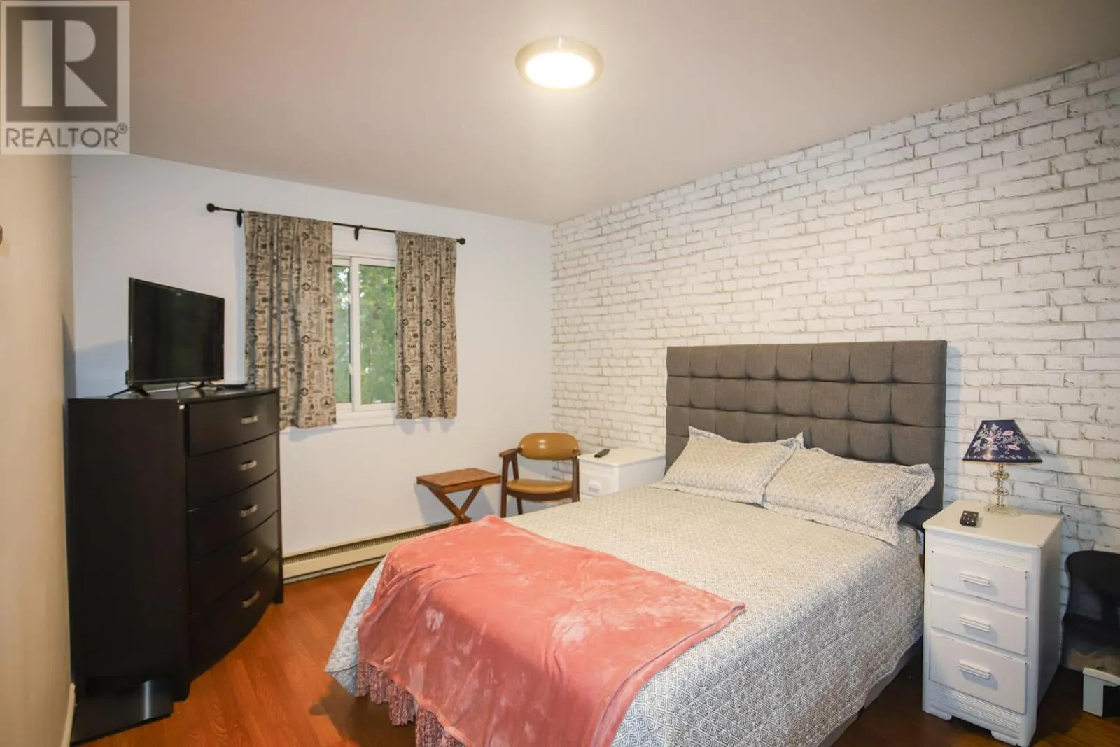 35 Broadview DR