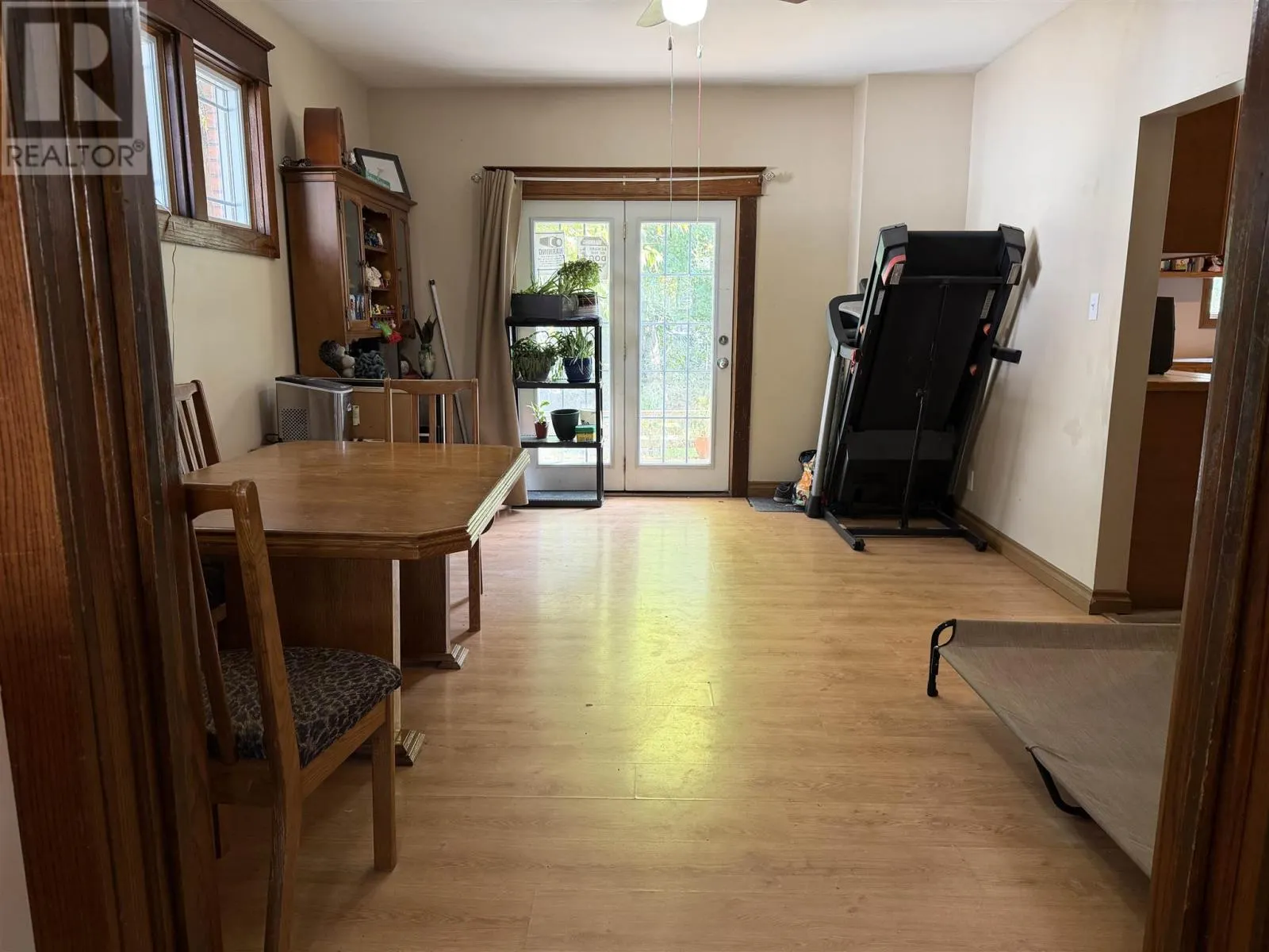 180 Elgin ST