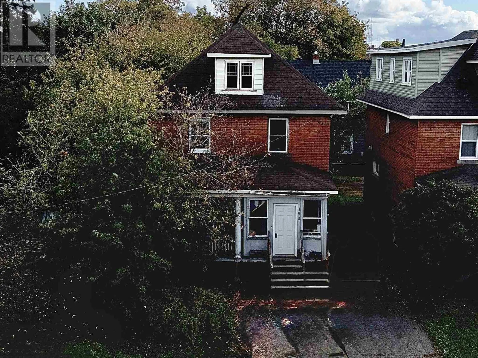 180 Elgin ST