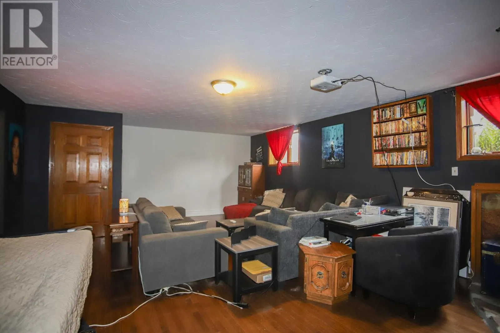 480 Moss RD