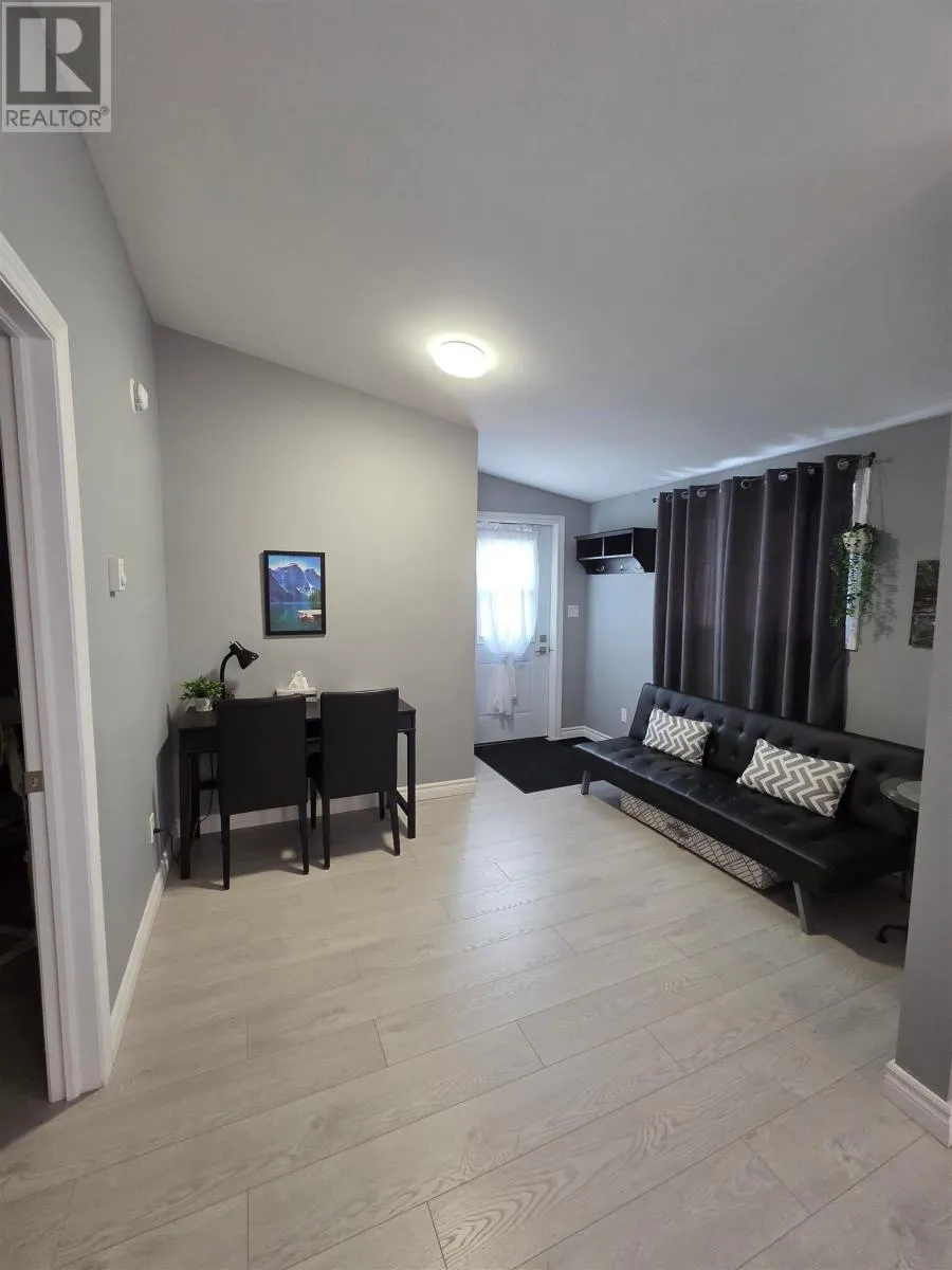 9 Central AVE
