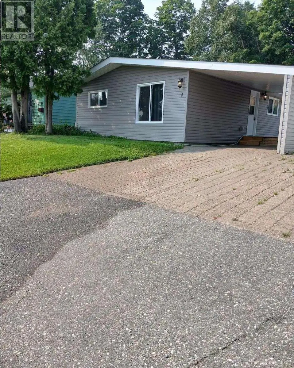 9 Central AVE