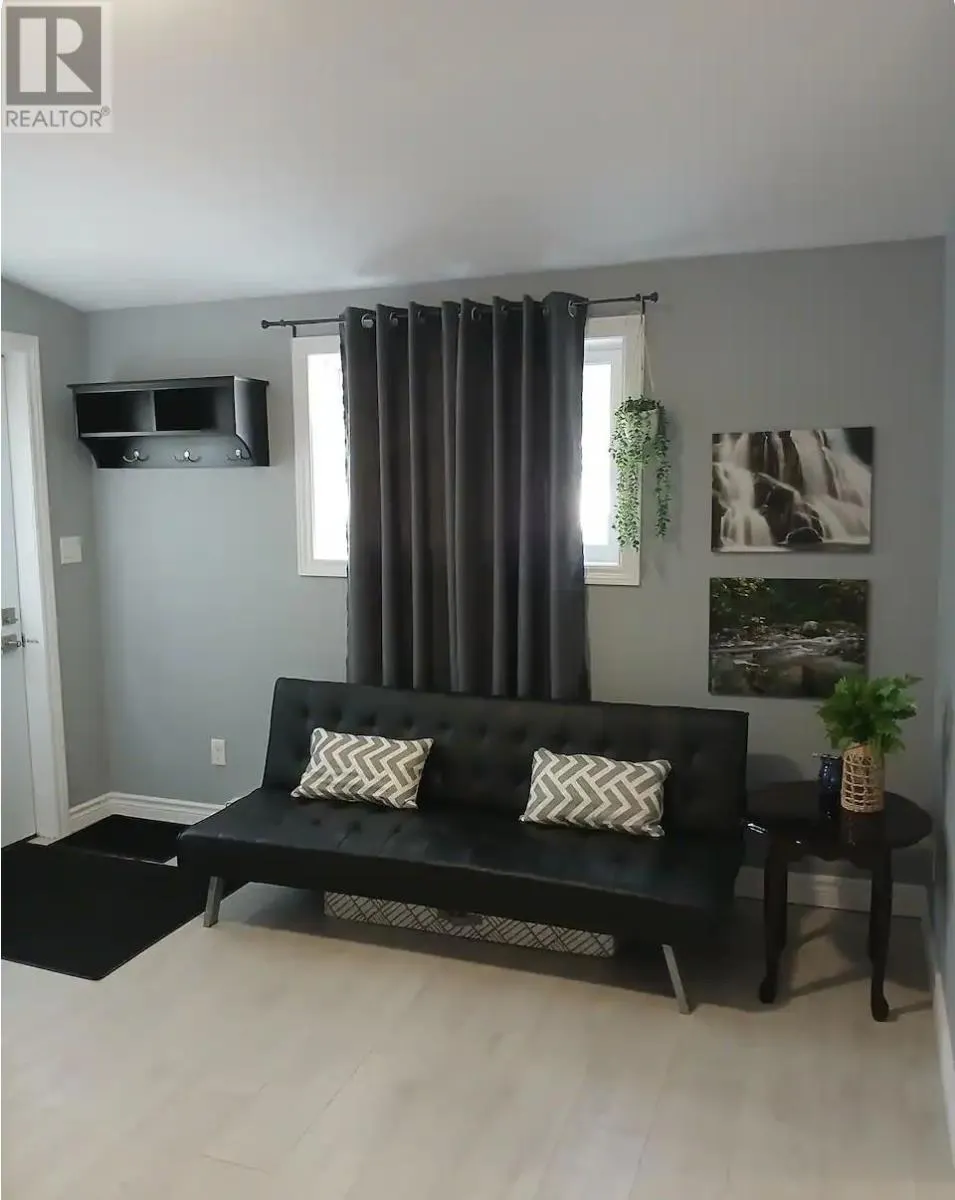 9 Central AVE