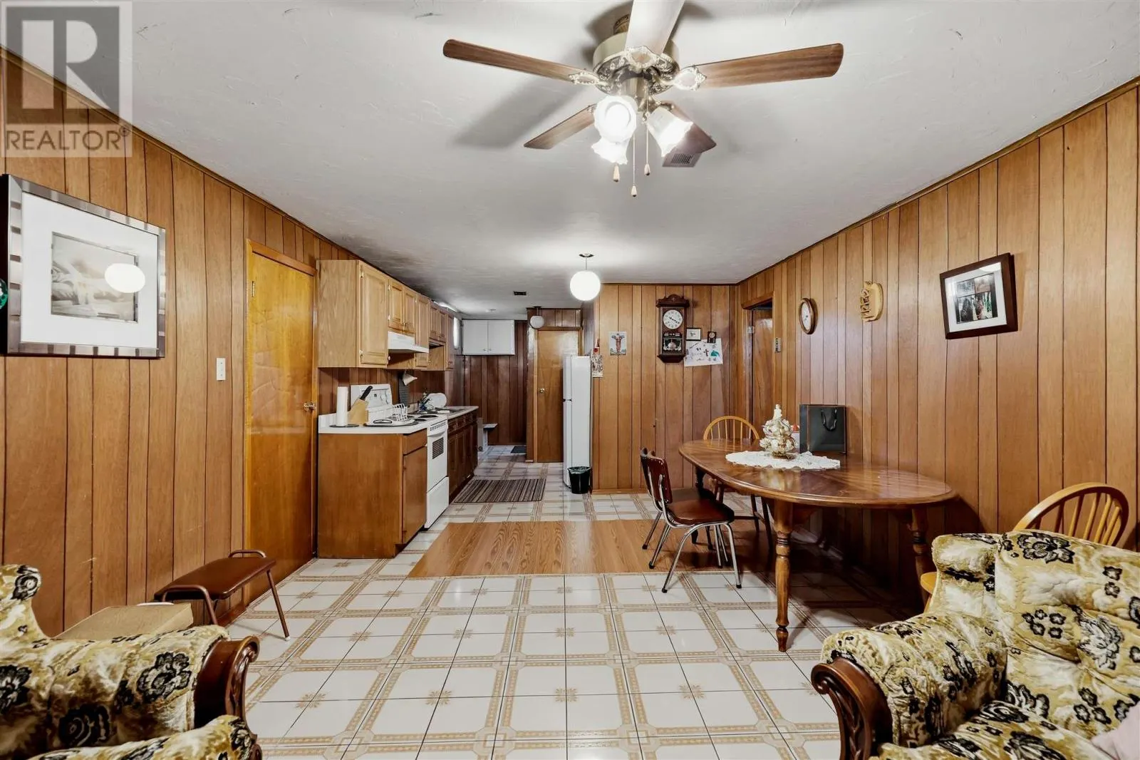 3 Dawson AVE