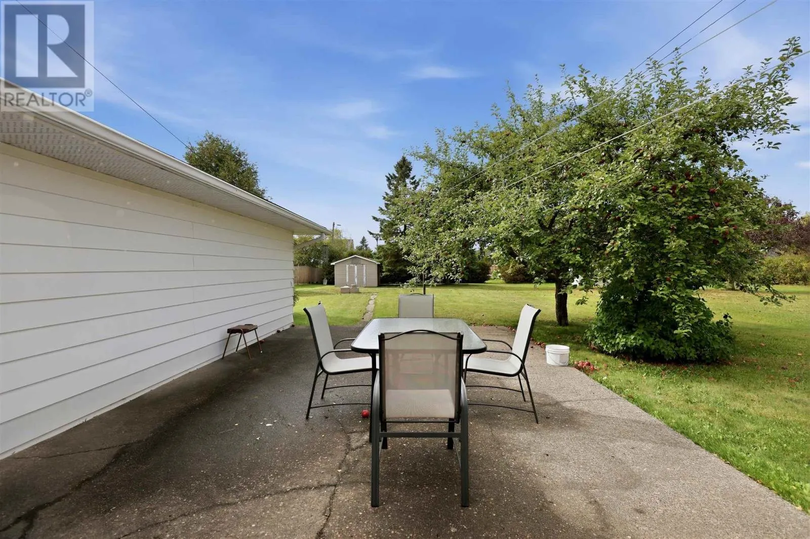 3 Dawson AVE