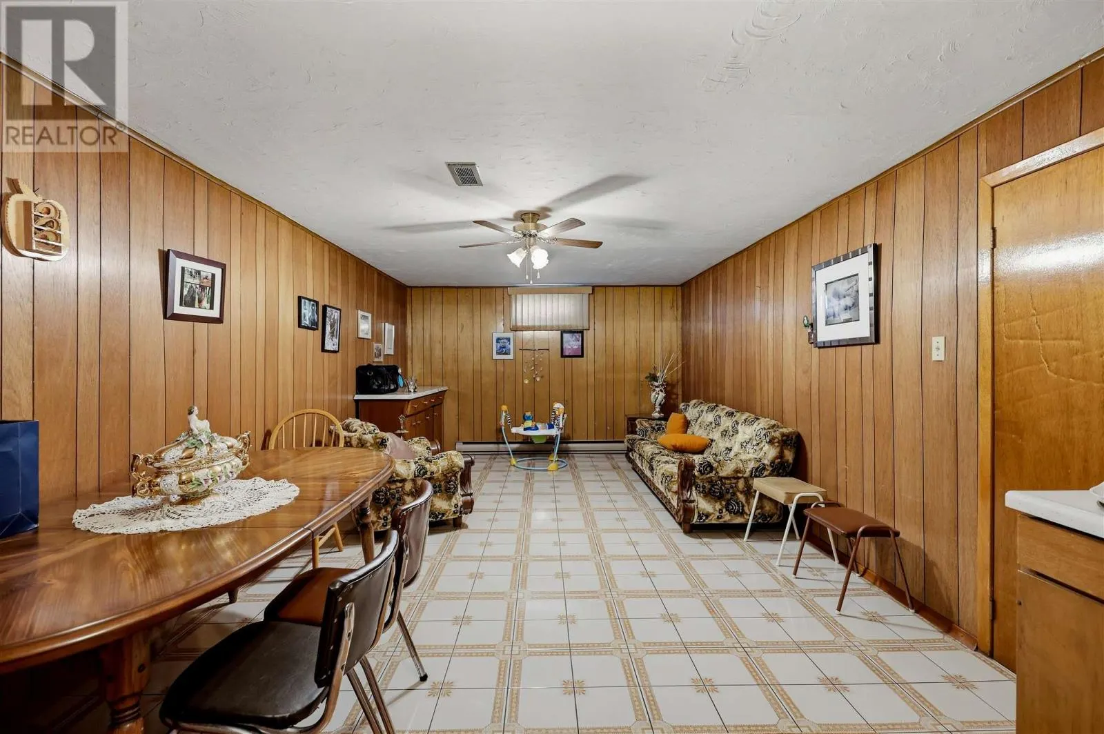 3 Dawson AVE