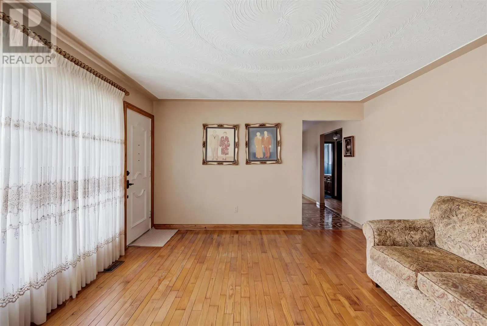 3 Dawson AVE