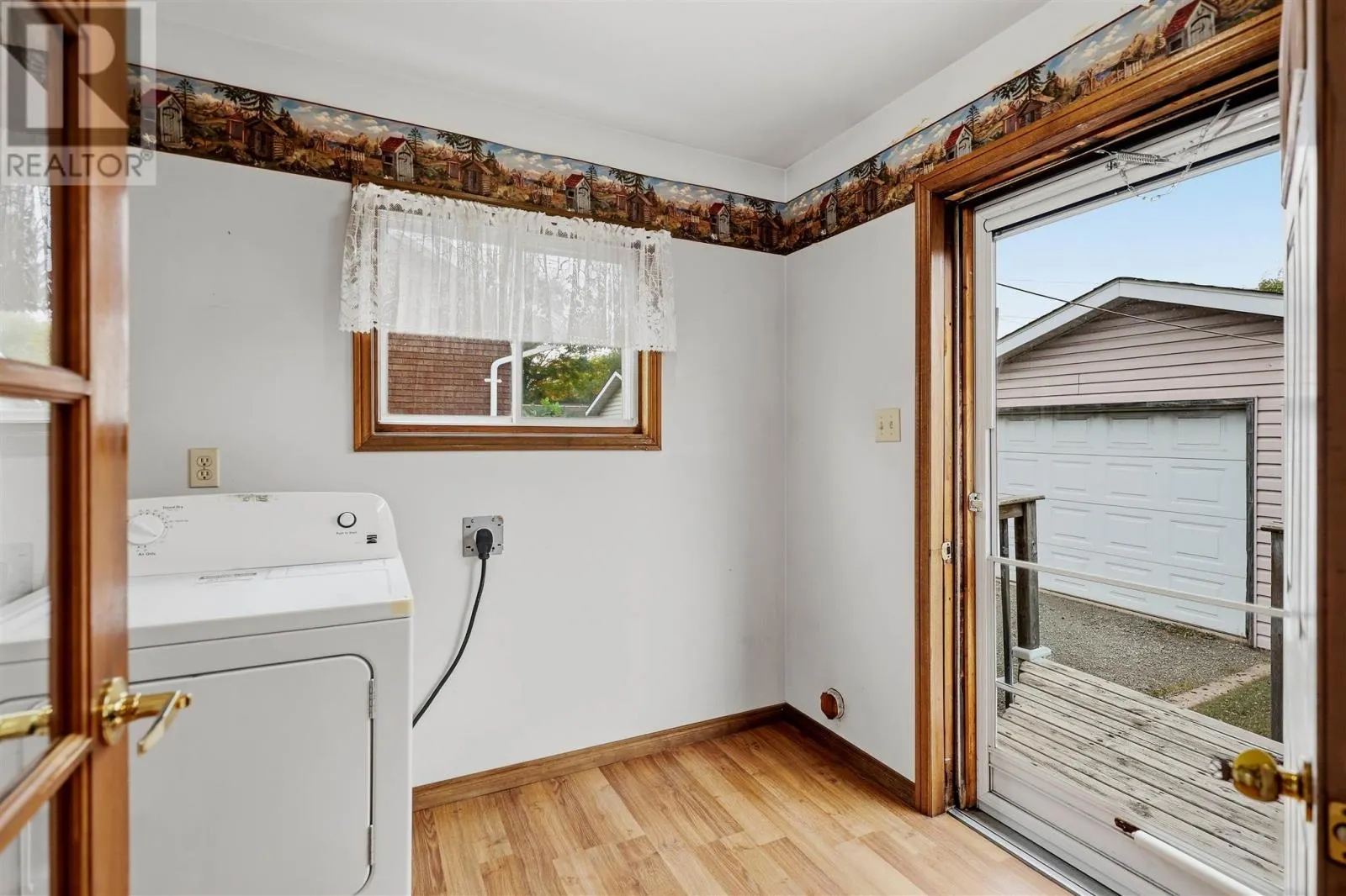 165 Spadina AVE