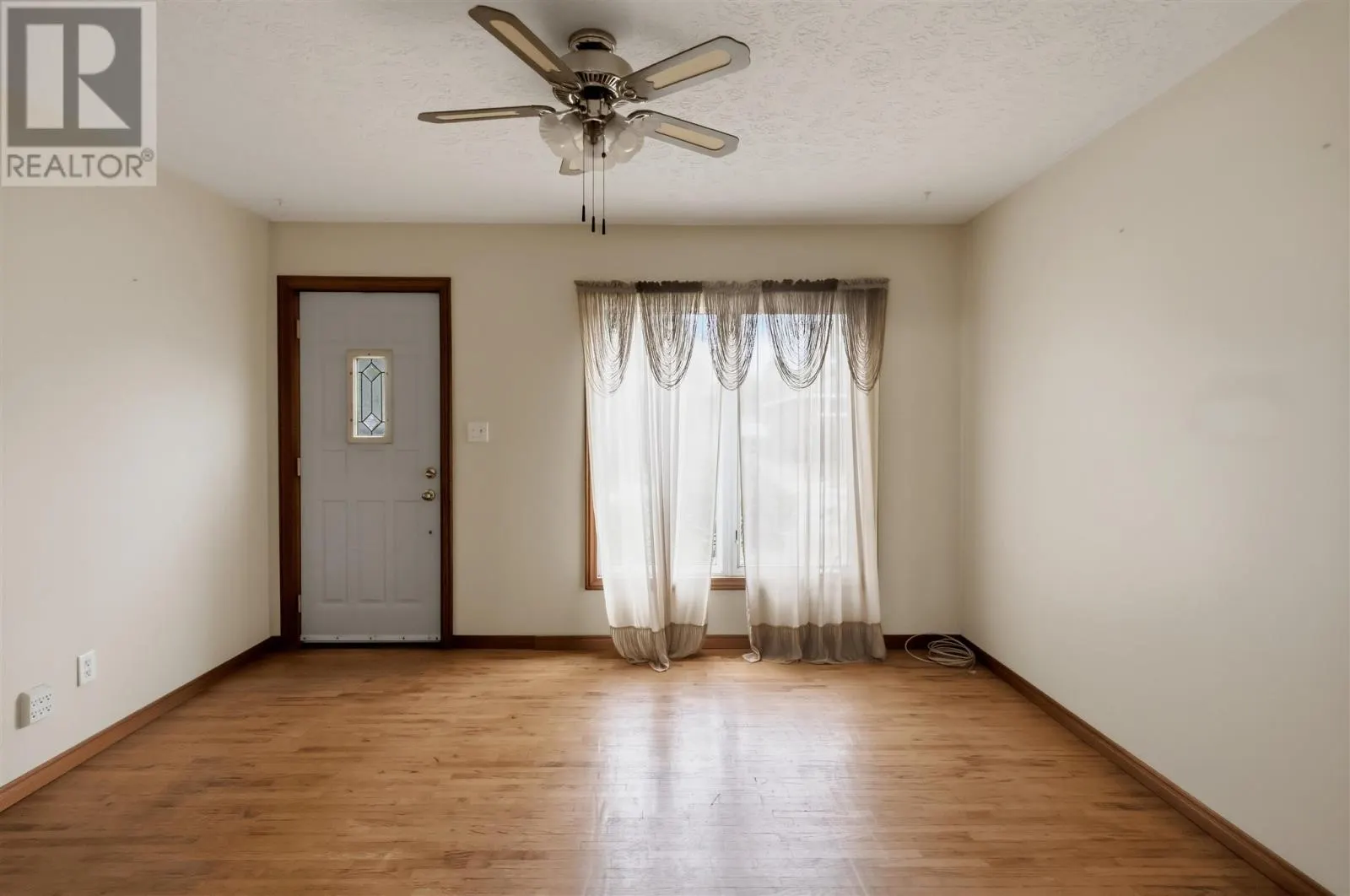 165 Spadina AVE