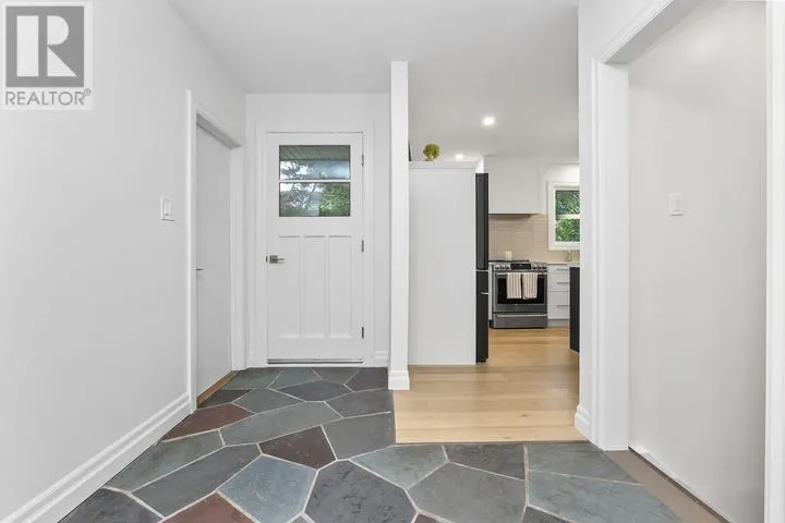 35 Hugill ST