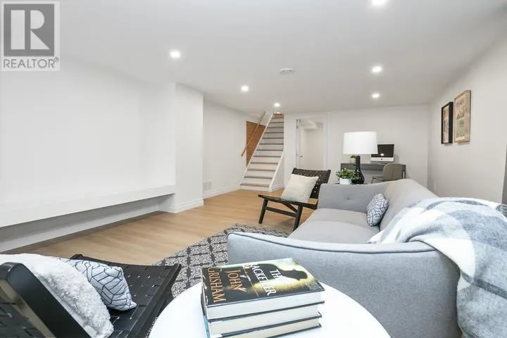 35 Hugill ST