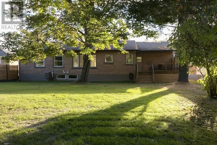 35 Hugill ST