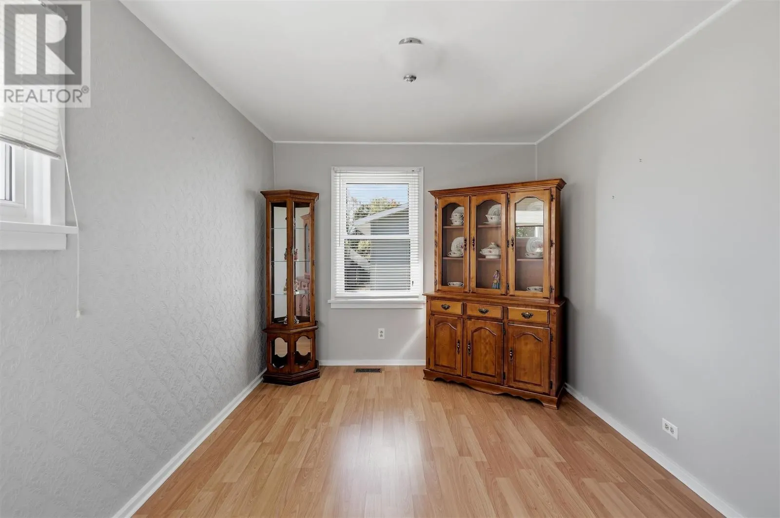 3 Weldon AVE