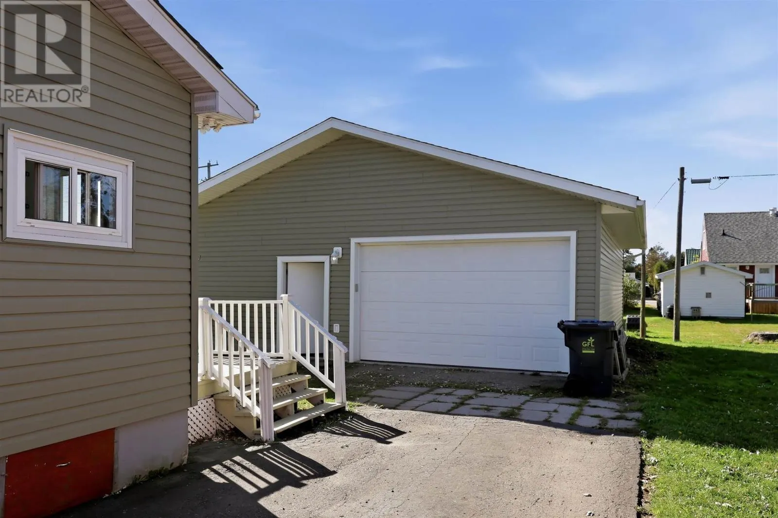 3 Weldon AVE
