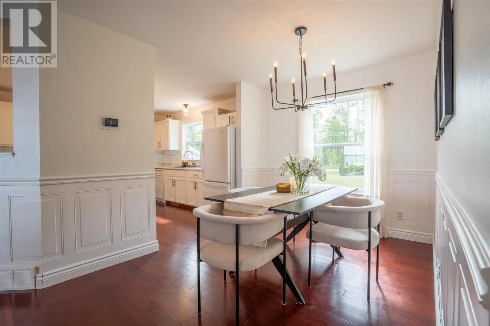 634 Lakeshore DR