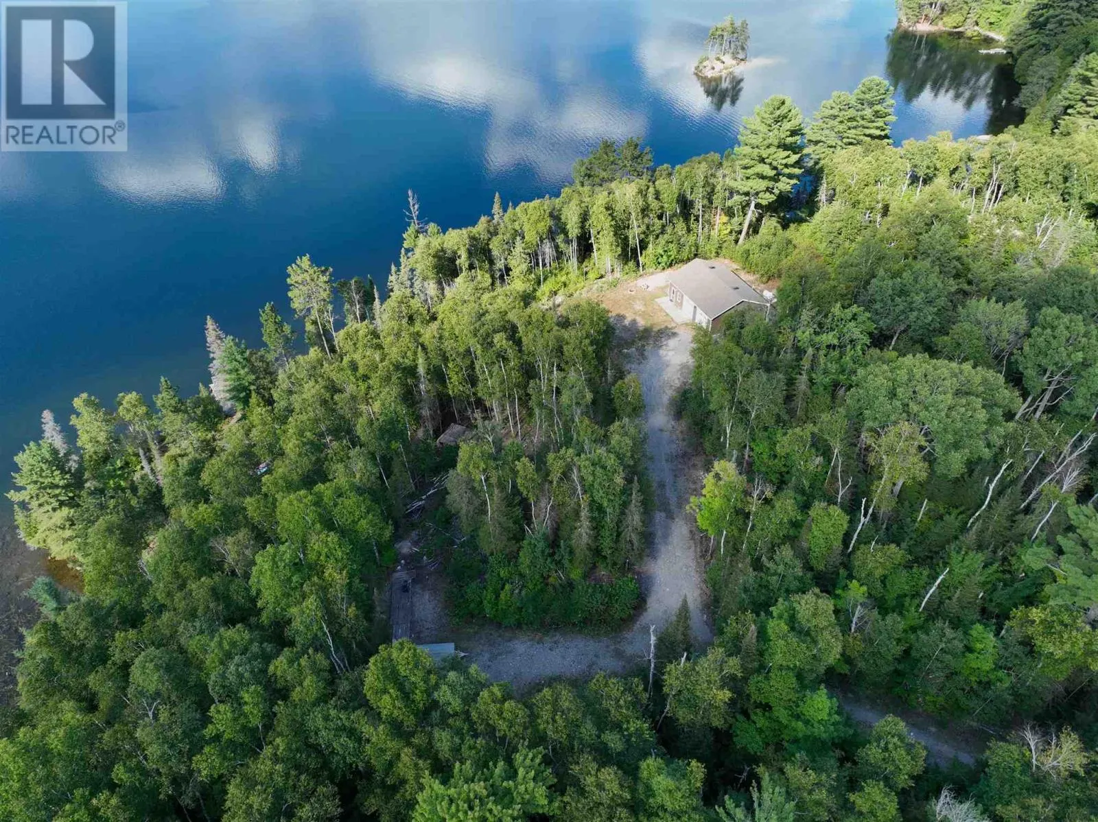 944 Dunlop Shores RD