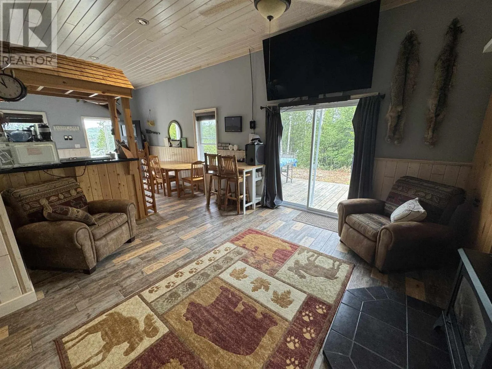 944 Dunlop Shores RD