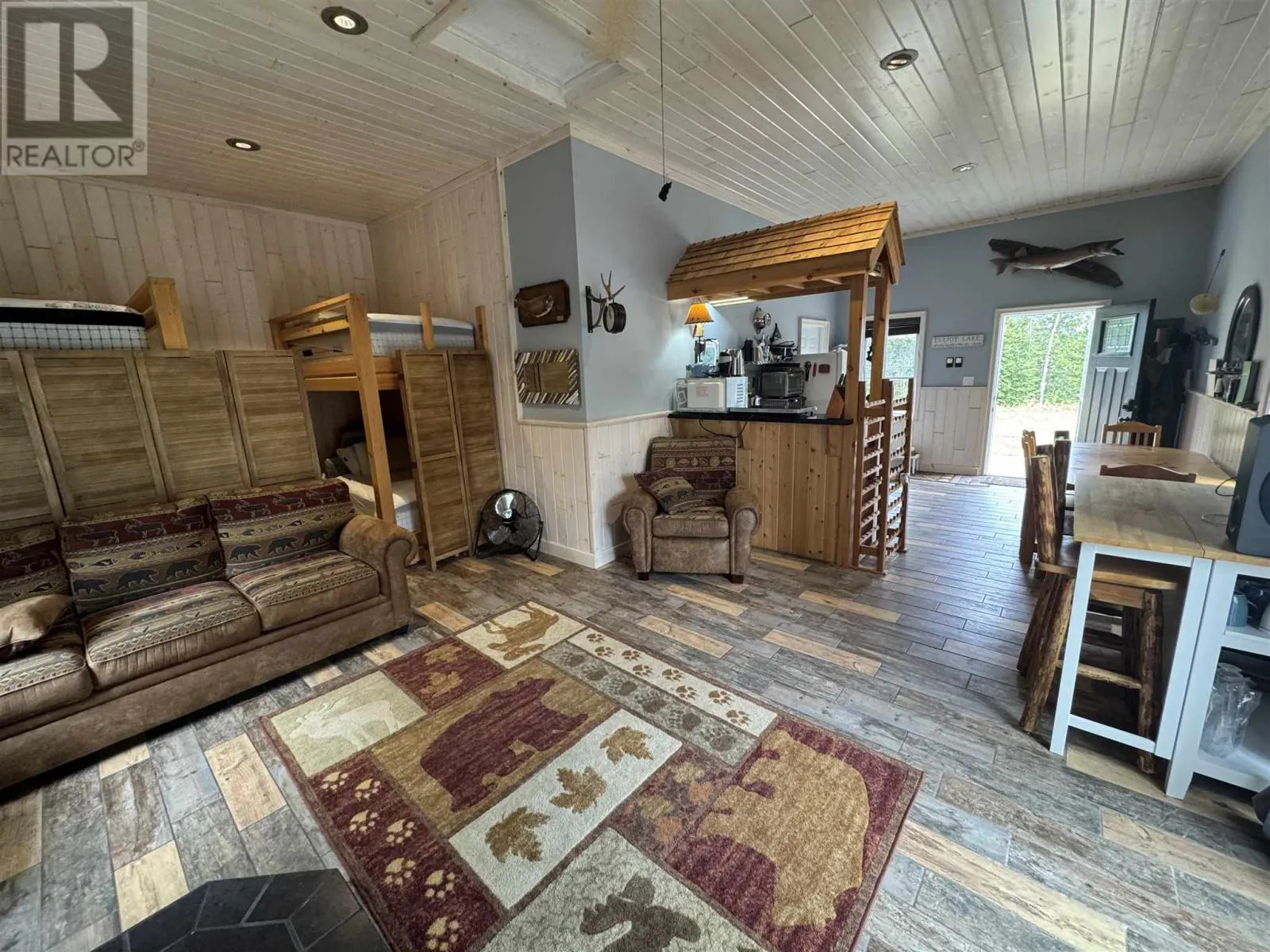944 Dunlop Shores RD
