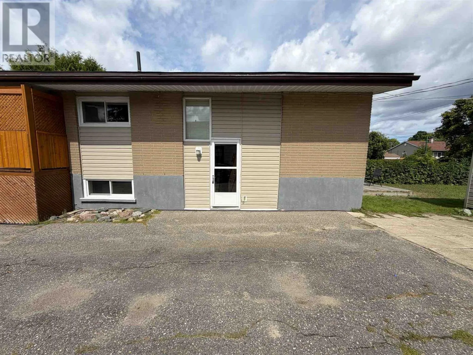 96A Axmith AVE