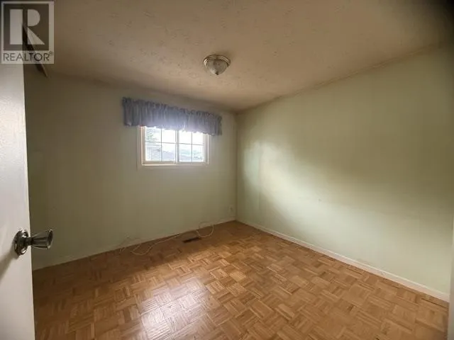 10 Farrell CRES