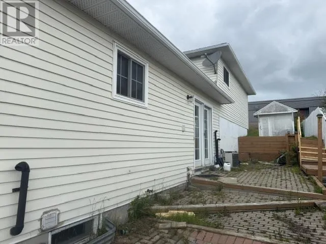 10 Farrell CRES