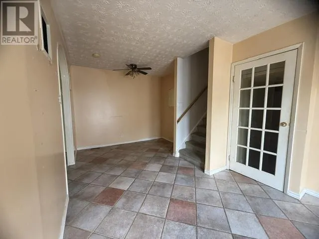 10 Farrell CRES