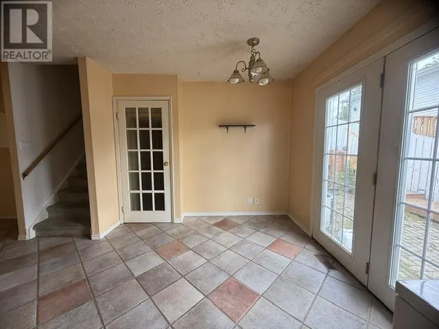 10 Farrell CRES