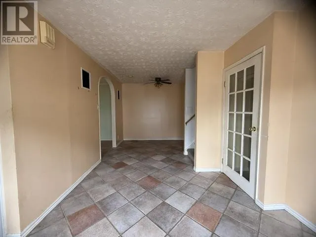 10 Farrell CRES