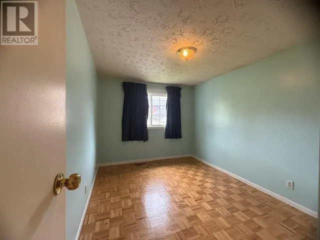 10 Farrell CRES