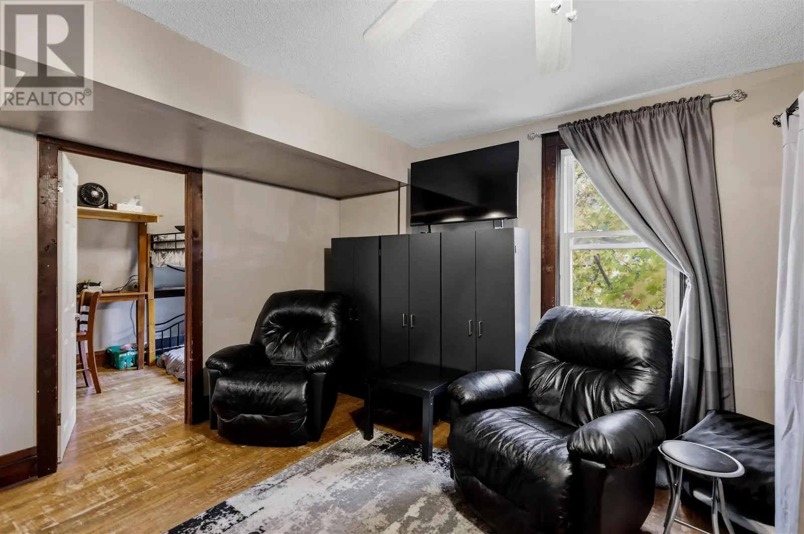 185 Elgin ST