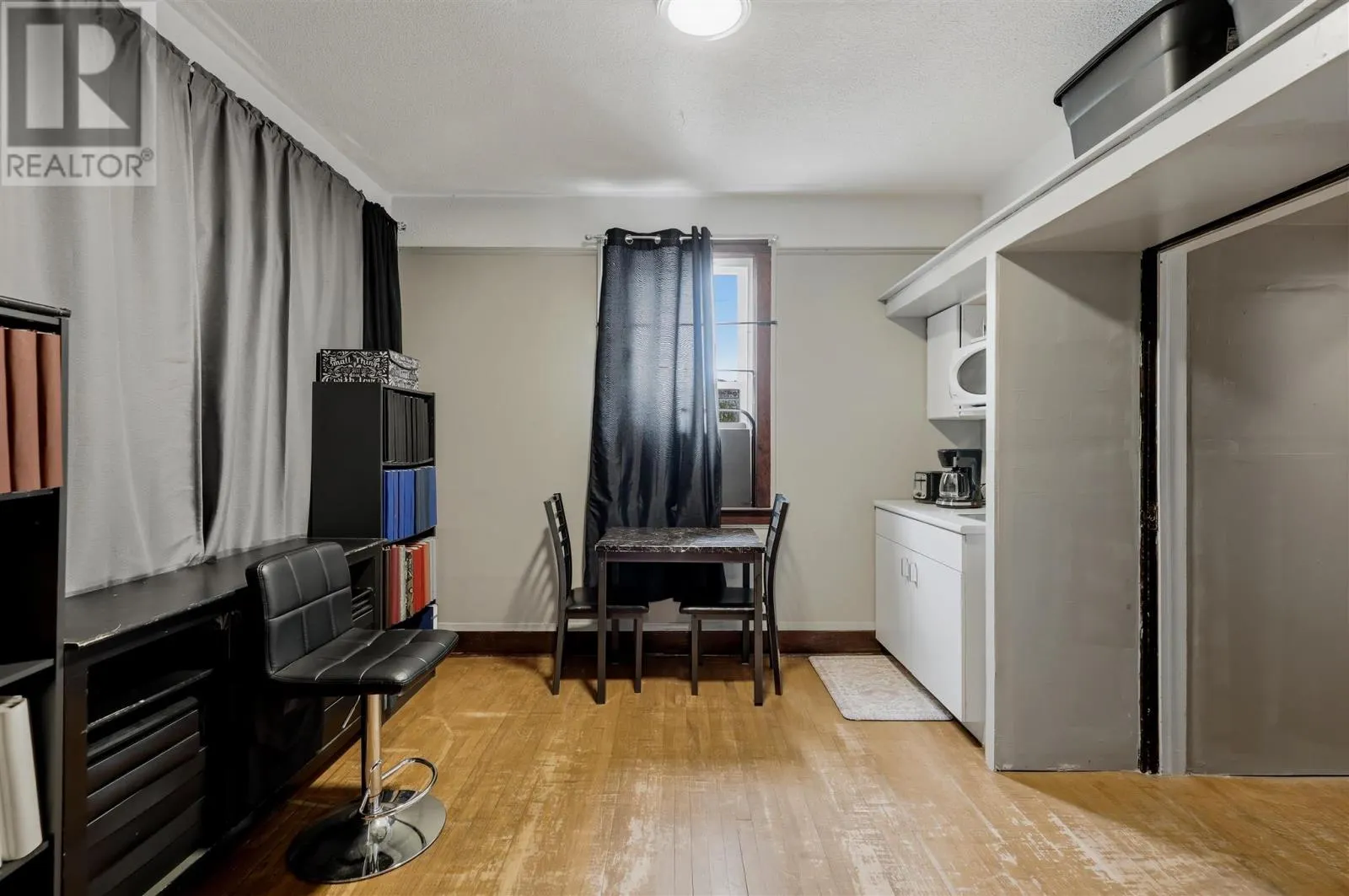185 Elgin ST