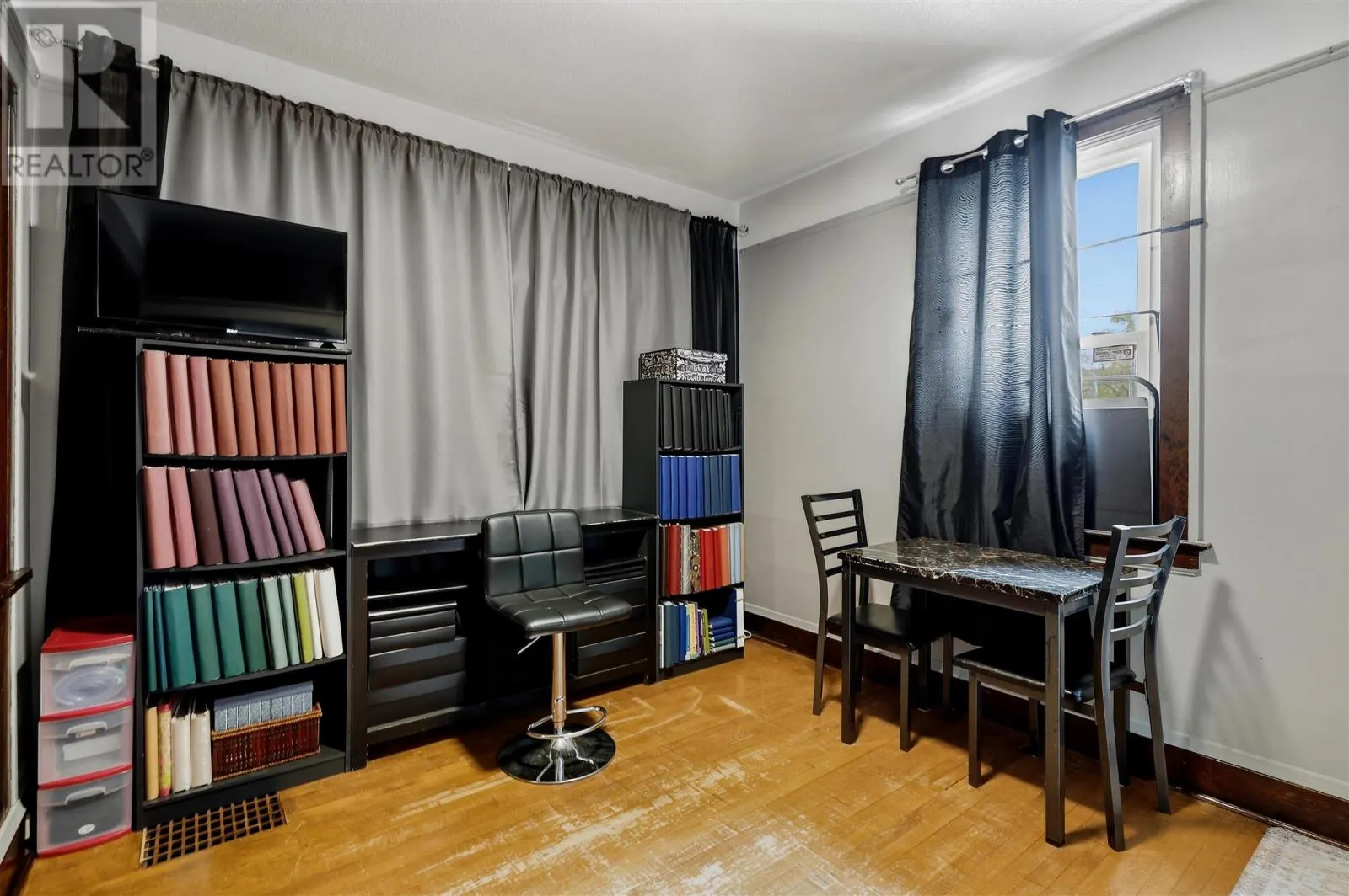 185 Elgin ST