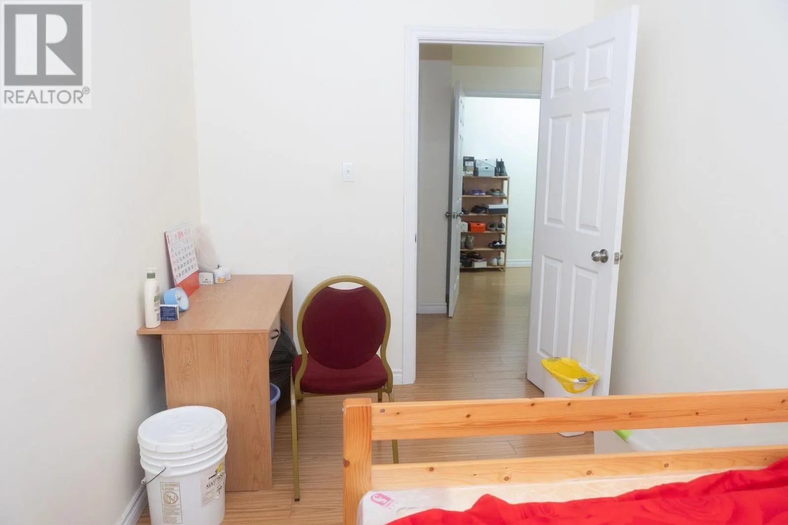 280 Queen ST E