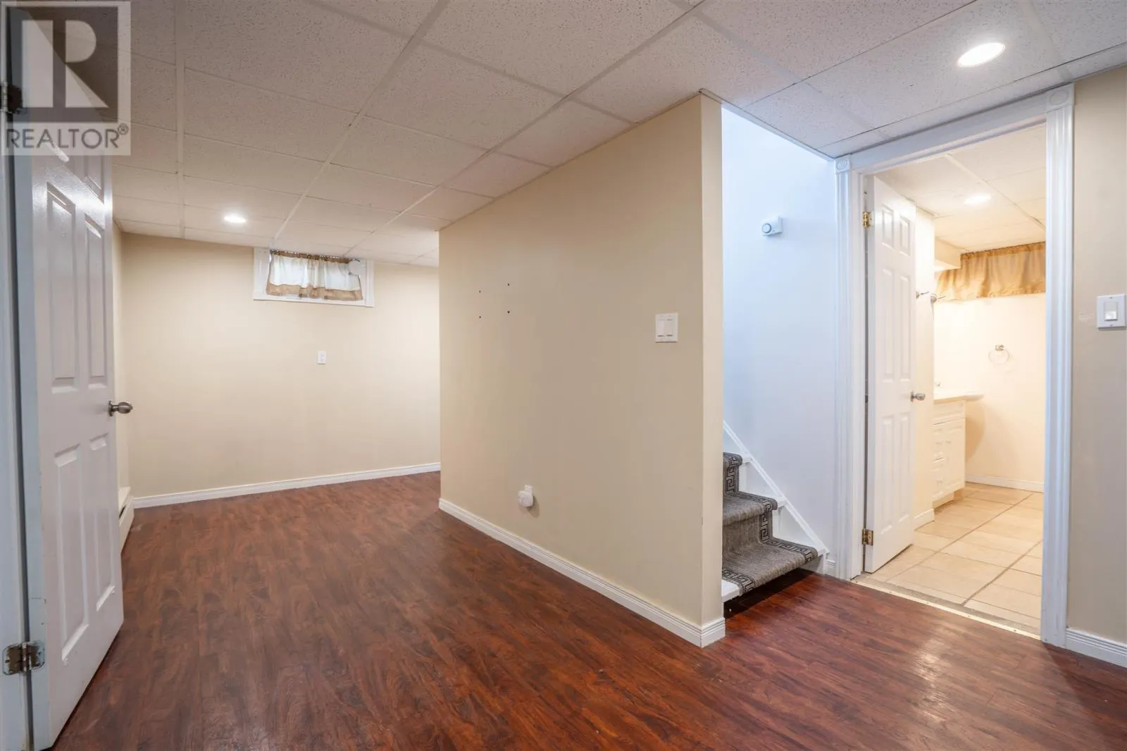 34 Routledge AVE