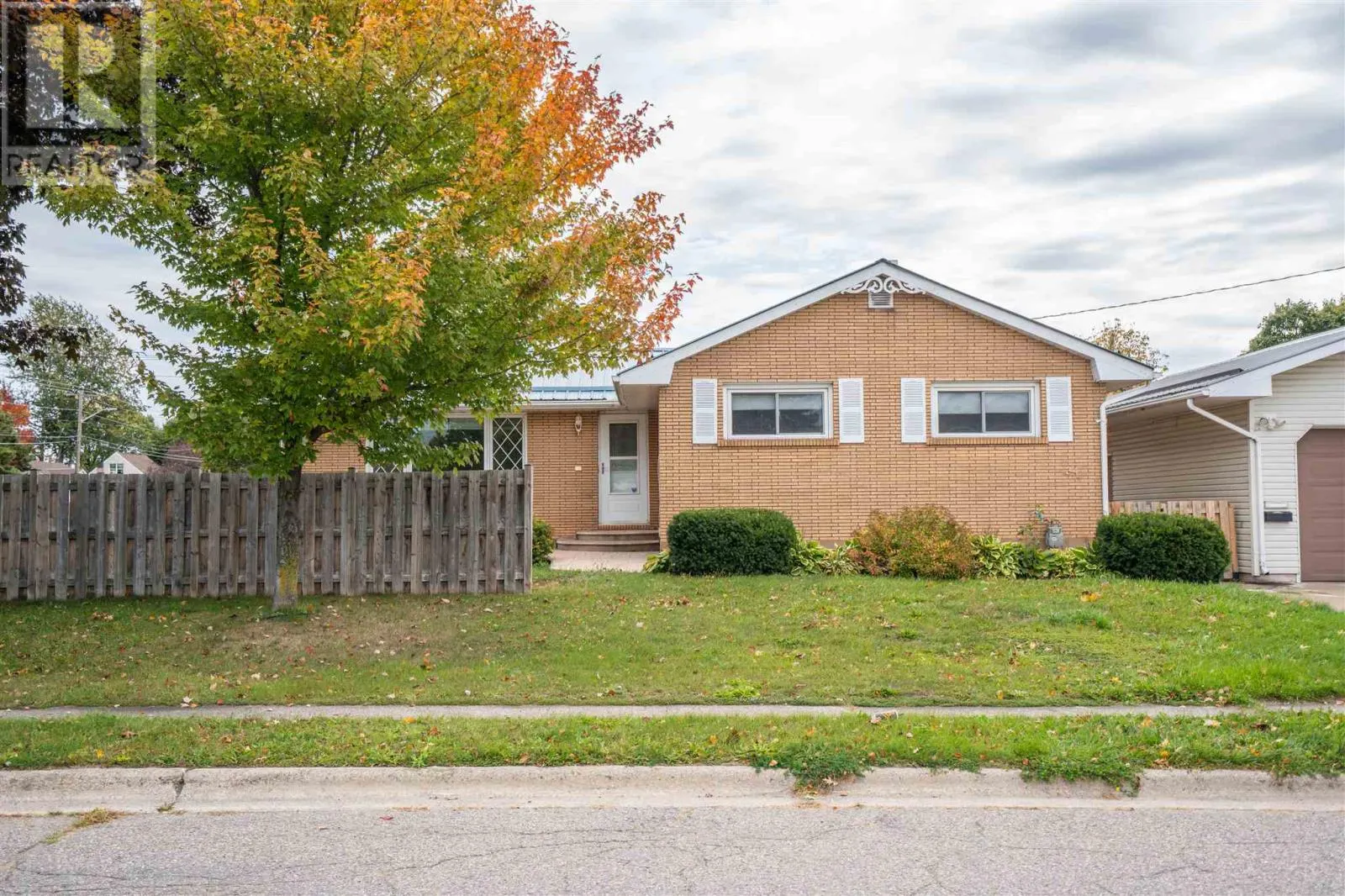 34 Routledge AVE