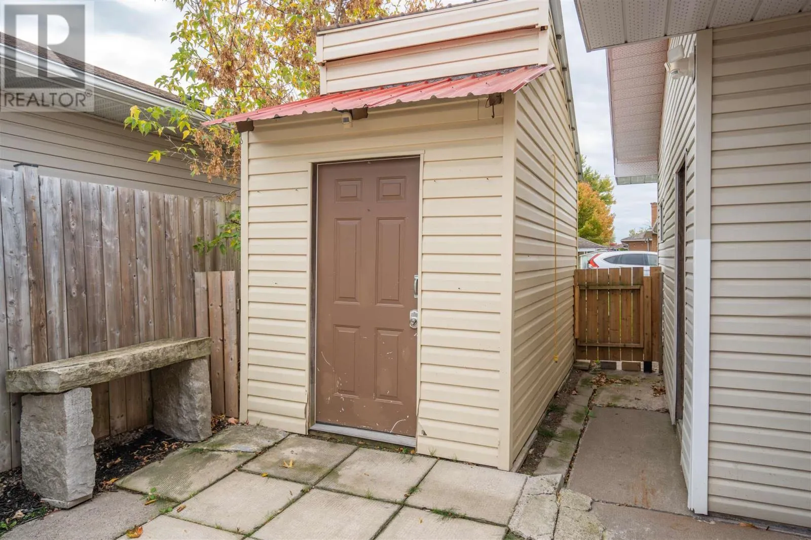 34 Routledge AVE