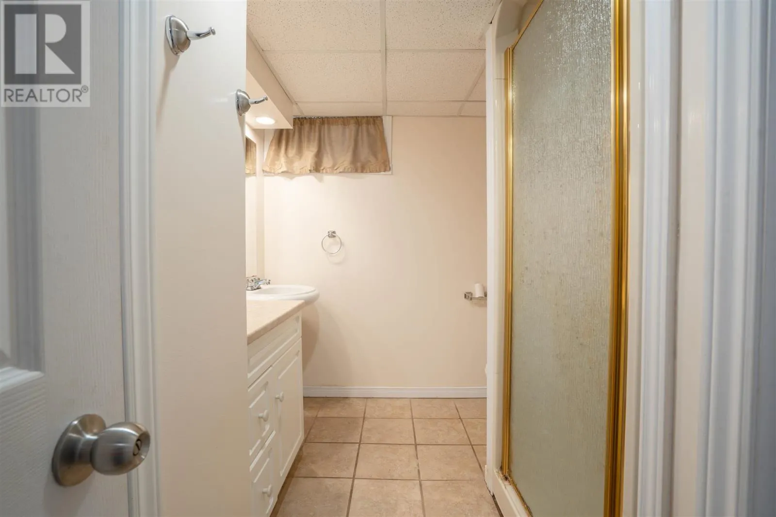 34 Routledge AVE