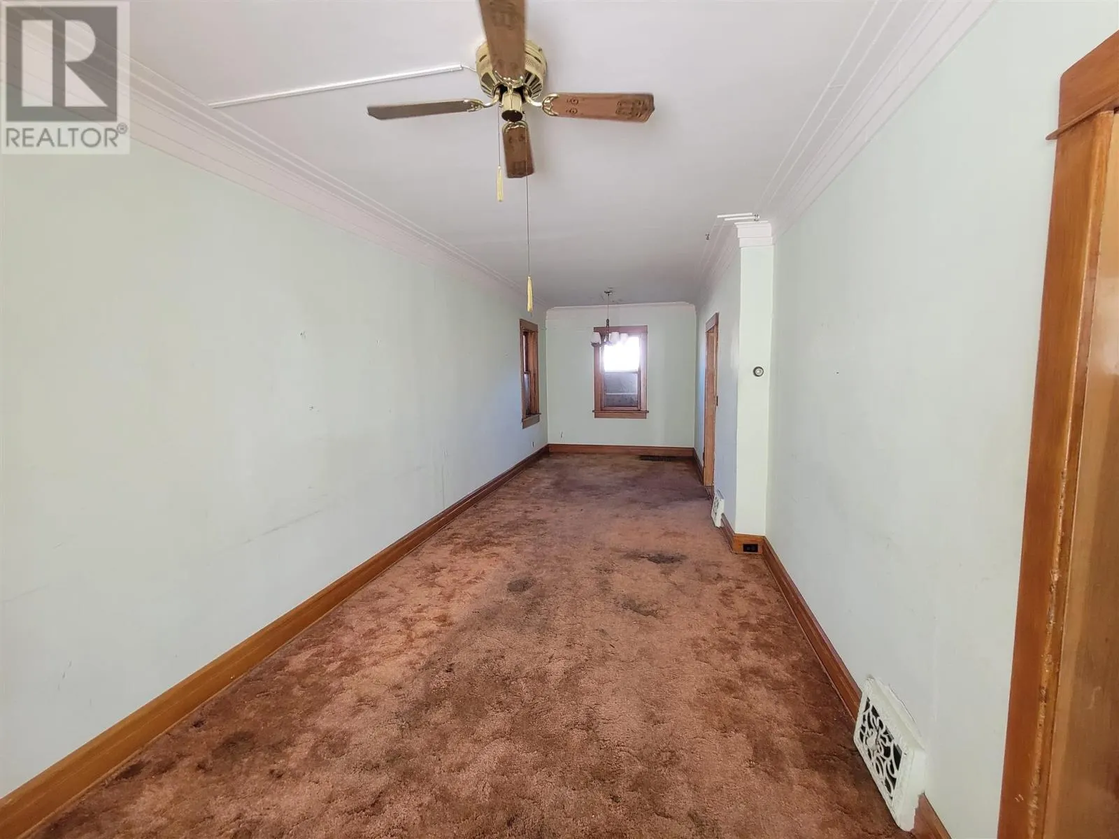 56 Cathcart ST