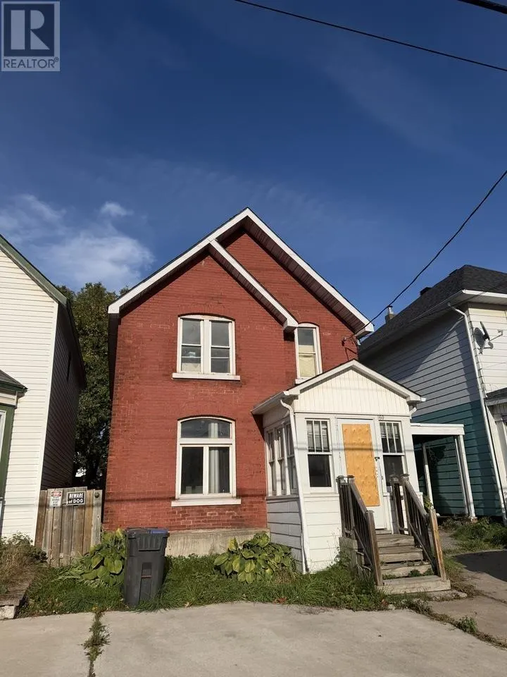 160 Albert ST E