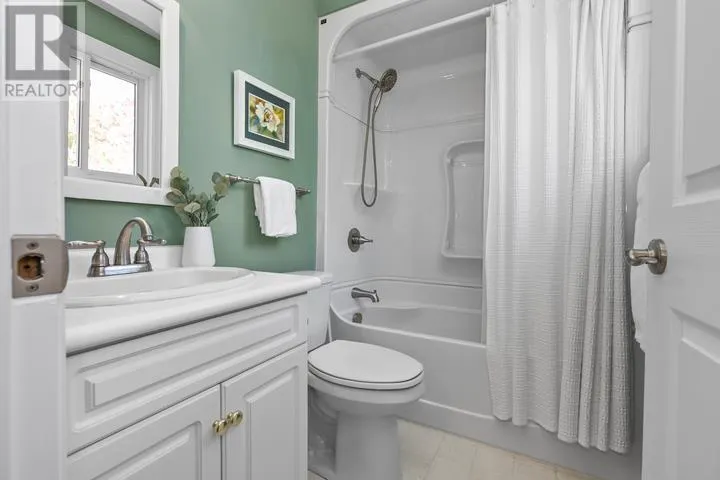 90 Florwin DR